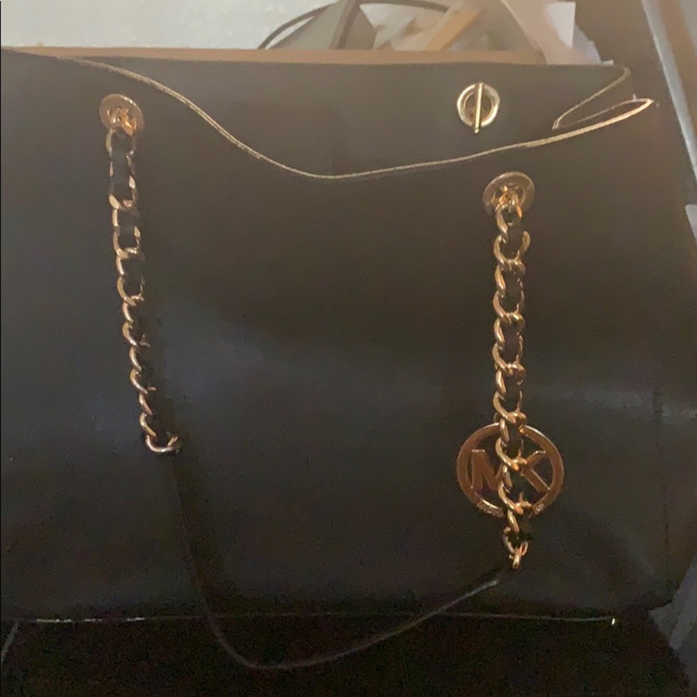 Micheal kors purse